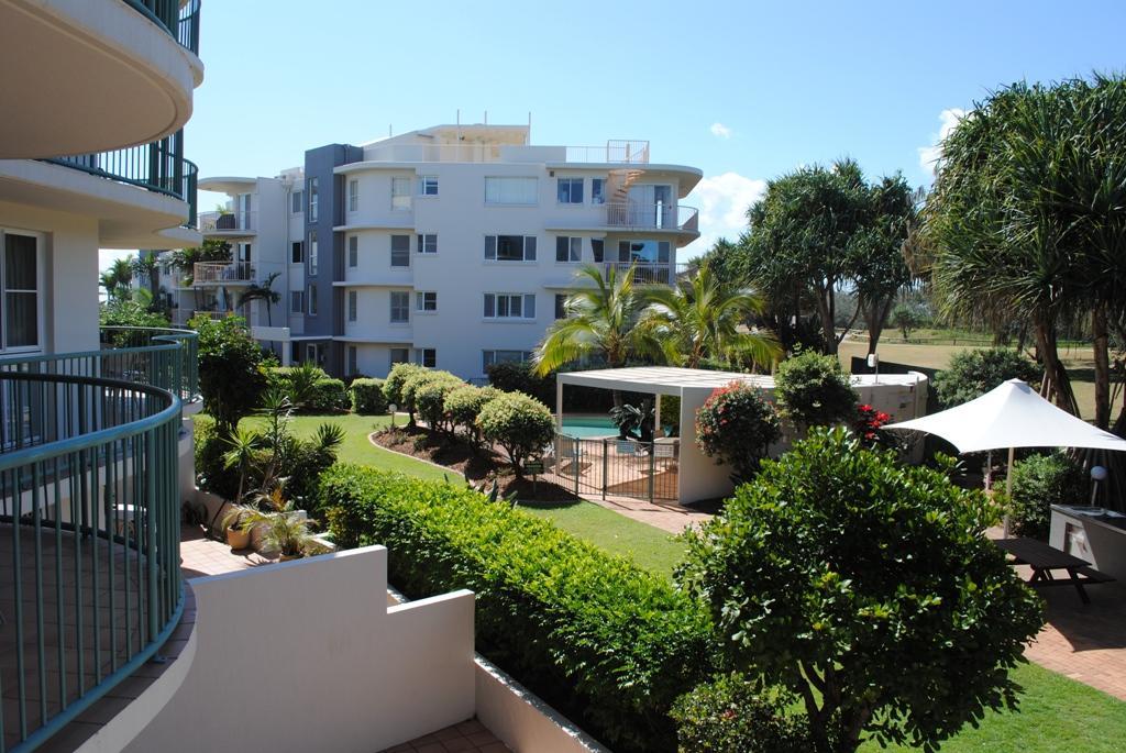 Surfside On The Beach Buddina Exterior foto