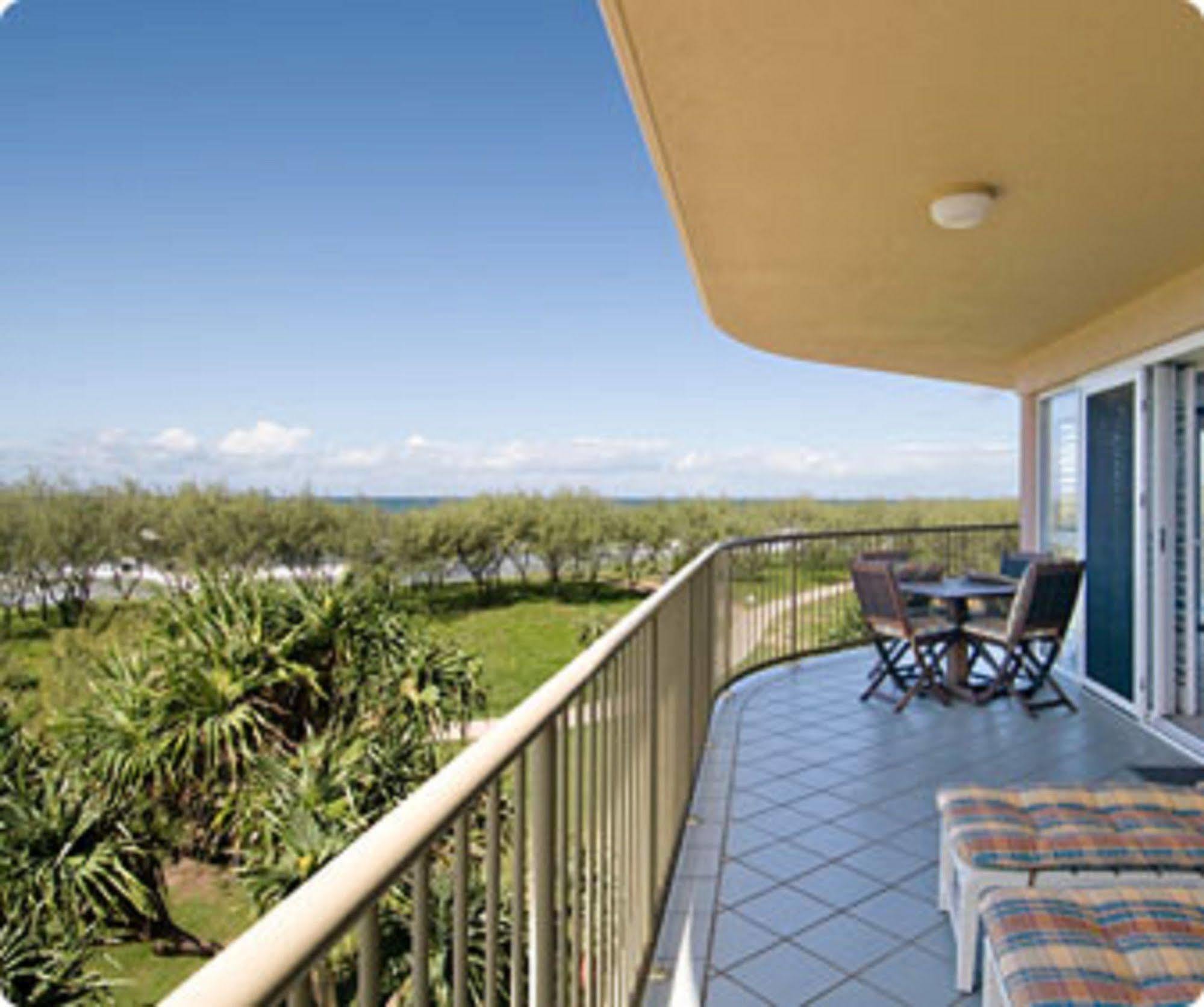Surfside On The Beach Buddina Exterior foto